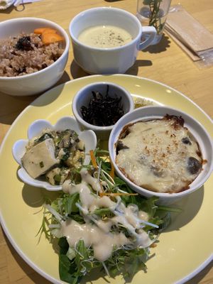 Macrobiotic set  at Pupu Kitchen and Health Food Shop in Nagoya