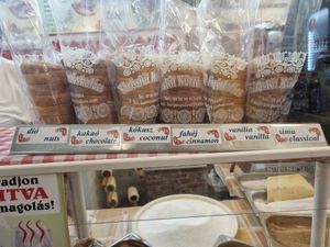 Several flavours at Korosfoi Kurtoskalacs in Siofok