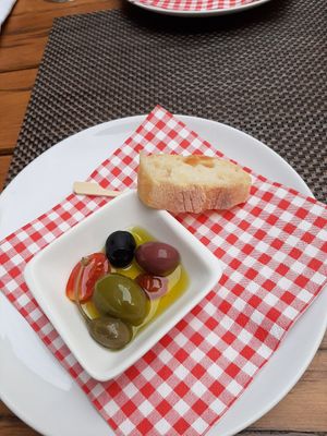 Olives, dried tomatoes etc. that we got when we were waiting for the main dish at Peperoncino in Sibenik