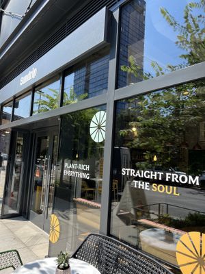 Outsidee  at Sundrip in Chicago