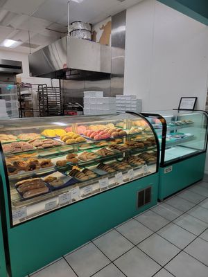 100% Vegan at Toluca Bakery and Cafe in Los Angeles