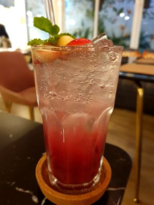 Organic Bengal current soda
โซดา มะม่วงหาว มะนาวโห่ ออร์กานิก at Goodsouls Kitchen in Bangkok