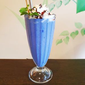 Blue Majik milkshake with organic blue spirulina
บลูเมจิค มิลค์เชค ผงสาหร่ายสไปรูไลน่าน้ำเงิน  at Goodsouls Kitchen in Bangkok