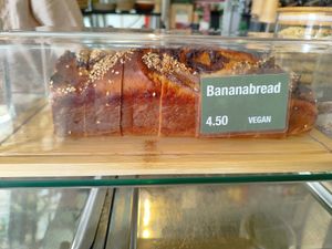 Banana bread at Hasard in Biel