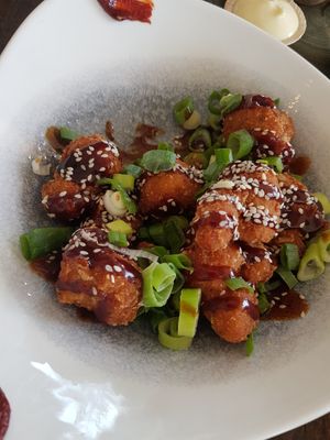 Cauliflower wings at Gestrand in Overveen