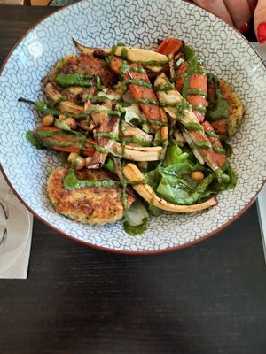 Falafel bowl at Lemon Perk in Bayeux