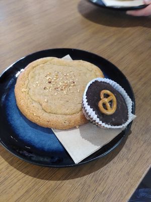 Cookie géant fourré au Nocciolata et biscuit au chocolat et peanut façon Reeses at Lucifer Lives in Brussels