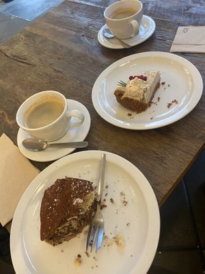 Marble cake. Gingerbread cheesecake    at Lucifer Lives in Brussels