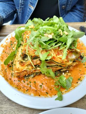 Lasaña de espinacas y carne vegana at Lucifer Lives in Brussels