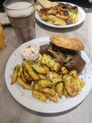 Hangover bagel at Lucifer Lives in Brussels