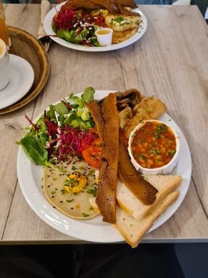 English breakfast at Lucifer Lives in Brussels