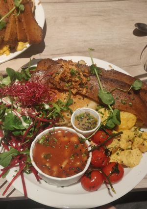 Sunny stack brunch, fully vegan at Lucifer Lives in Brussels