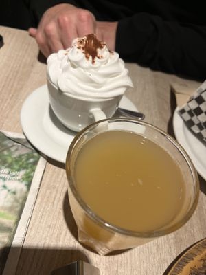 Jus de pomme   at Lucifer Lives in Brussels