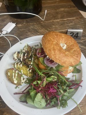 Skandinavische Bagel. Leider ungenießbar.   at Lucifer Lives in Brussels