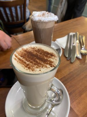 chai latte and orange hot chocolate at The Greenwood Tree in Lyndhurst