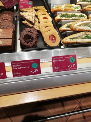 Dinkelmarzipanring & Dinkelauge at Alnatura - Hahnenkamp in Hamburg