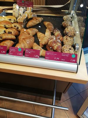 Vegane croissants & Müsli Max at Alnatura - Hahnenkamp in Hamburg