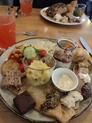 The plate was too small... ;) at Beb & Bene in Freiburg