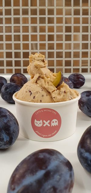 Plum Marzipan at Cats & Monsters  in Athens