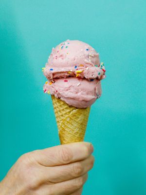 Unicorn Bubble Gum at Cats & Monsters  in Athens