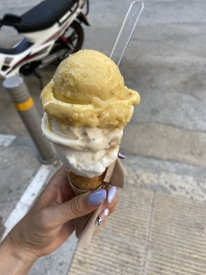 Poire feta + yaourt grec + mille feuille  at Cats & Monsters  in Athens