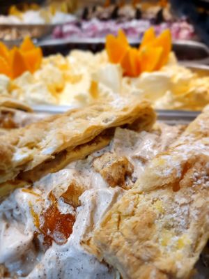 Apple Pie at Cats & Monsters  in Athens