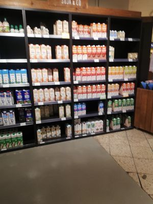 Pflanzenmilch at Erdkorn - Iserbrook in Hamburg