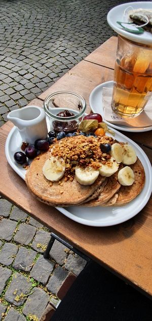 Frühstücks Bagel, Scrambled Tofu und Pancakes at Das Kaff - Bagel Bar & Coffee Salon in Muelheim