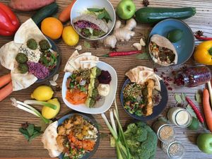 Bowls, pittas & plates at Veg'hip in Brussels