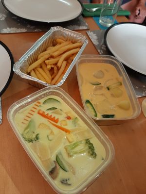 Thai green with tofu, chips at Thai D Food Bar in Shrewsbury