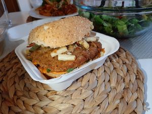 Sietan burger with mac and cheese at Not Today Seitan in Oswestry
