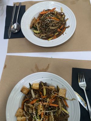 Chicken yakisoba and tofu yakisoba at Tulsi in Barcelona
