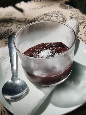 Chocolate mouse (one of the dessert options included in El menú del dia) at Tulsi in Barcelona