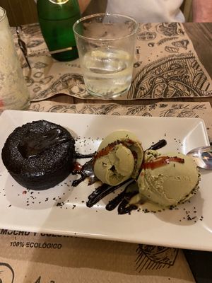 Postre 🍮😍  at Tulsi in Barcelona