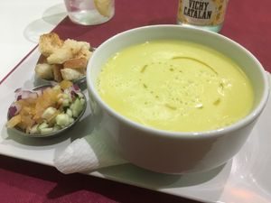 Sopa de maíz / corn soup. Very tasty 😋  at Tulsi in Barcelona