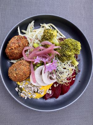 Buddha Bowl - falafel, red beet, broccoli, onions, alfalfa sprouts, mushrooms, lima soy beans, and hummus with sunflower seeds.  YUM! at Tabula Rasa in Colmar