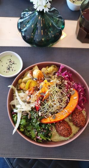 Buddha bowl at Tabula Rasa in Colmar