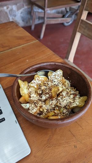 Fruit bowl with granola at Pizzeria El Zopilote in Ometepe