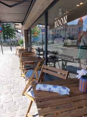  at NOON in Ghent