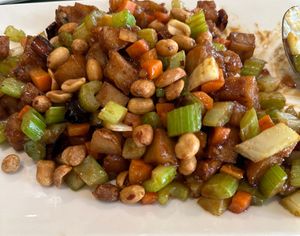 Gong Bao  at Trizest in Sterling Heights