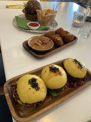 Beyond burger, rendang croquettes, rainbao buns at eetcafé MAÏS in Zutphen