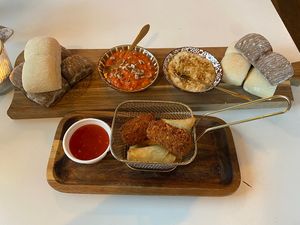 Keuzestress borrelhapjes & bread   at eetcafé MAÏS in Zutphen