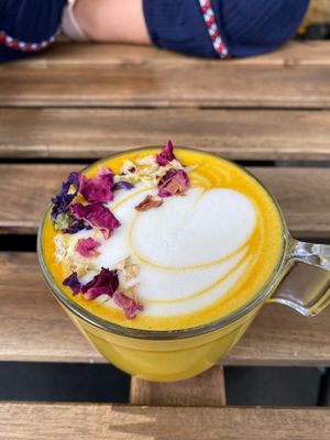 I highly recommend this place! The atmosphere is fantastic, the staff are incredibly friendly, and the food and drinks are top-notch. I especially enjoyed this Turmeric Latte. 😍 at The Hedgerow Hound in Plymouth