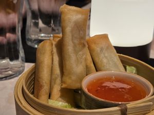 Mini - Frühlingsrollen mit süß saurer Sauce at Yuen Restaurant in Salzburg