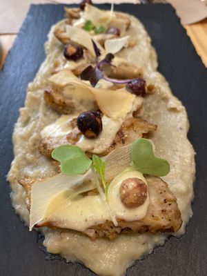 Heura con salsa y avellanas at El Petit Vegà d'en Pep i la Laura in Tavertet