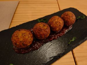 Mandonguilles de tempeh at El Petit Vegà d'en Pep i la Laura in Tavertet