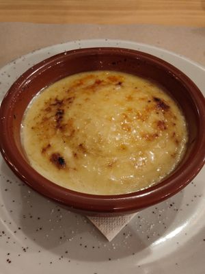 Crema catalana at El Petit Vegà d'en Pep i la Laura in Tavertet