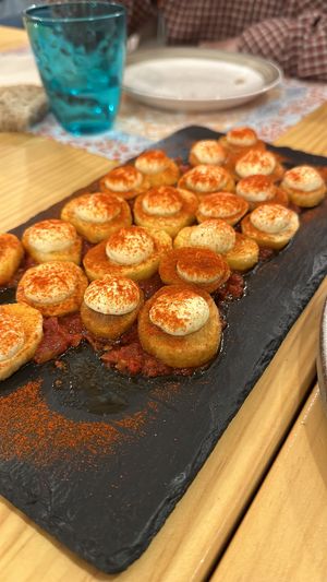 Bravas  at El Petit Vegà d'en Pep i la Laura in Tavertet