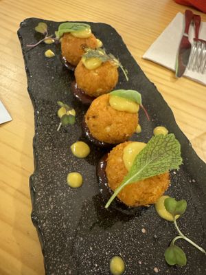 Mandonguilles  at El Petit Vegà d'en Pep i la Laura in Tavertet