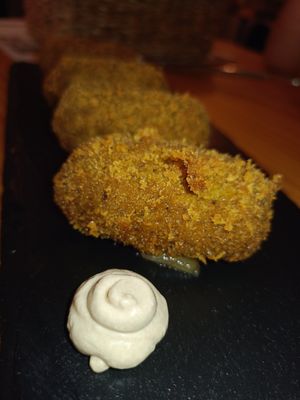 Croquetes de caldo i cigrons at El Petit Vegà d'en Pep i la Laura in Tavertet